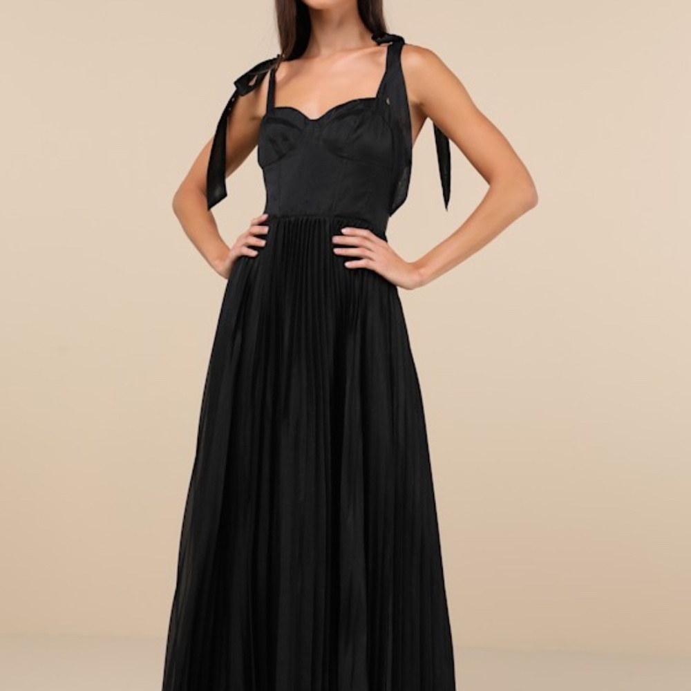 Lulus Attentive Elegance Black Tie-strap Bustier Pleated Maxi Dress - Size S
